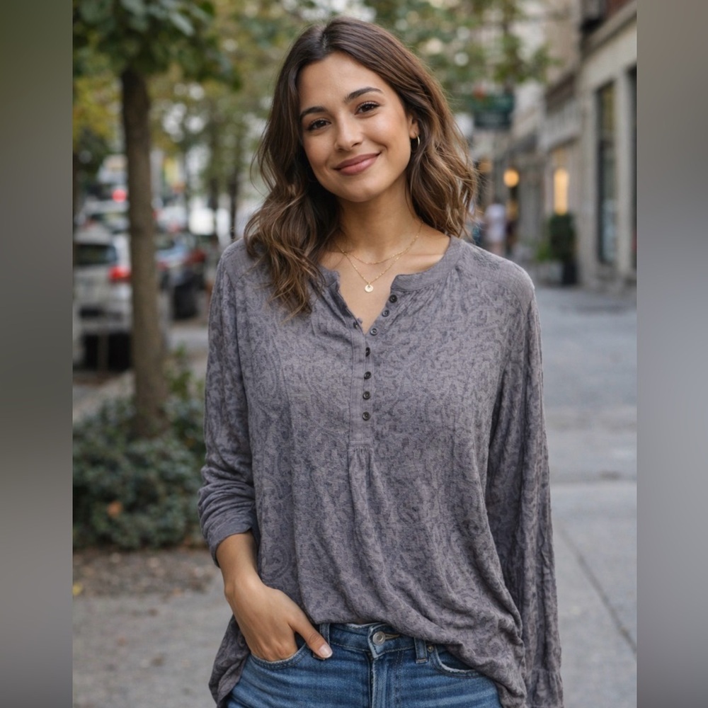 Lucky brand‎ Gray Women's textured button embroidered Henley Top